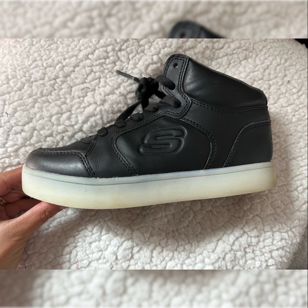 Sketchers black